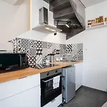Comfort And Modernity In A Townhouse